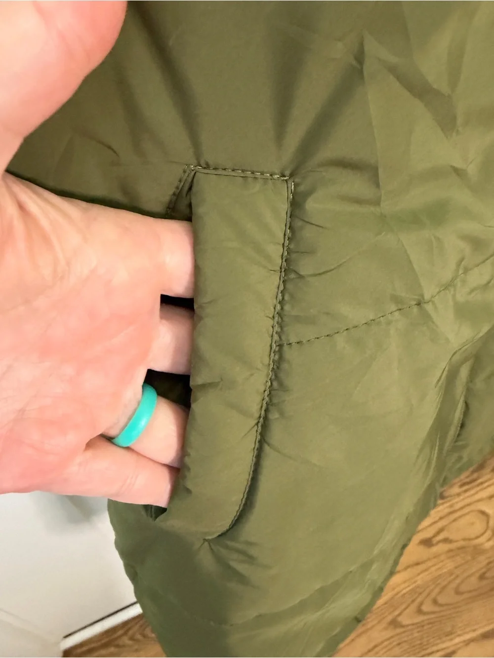 Soft Sherpa-Lined Olive Green Puffer Vest - Women